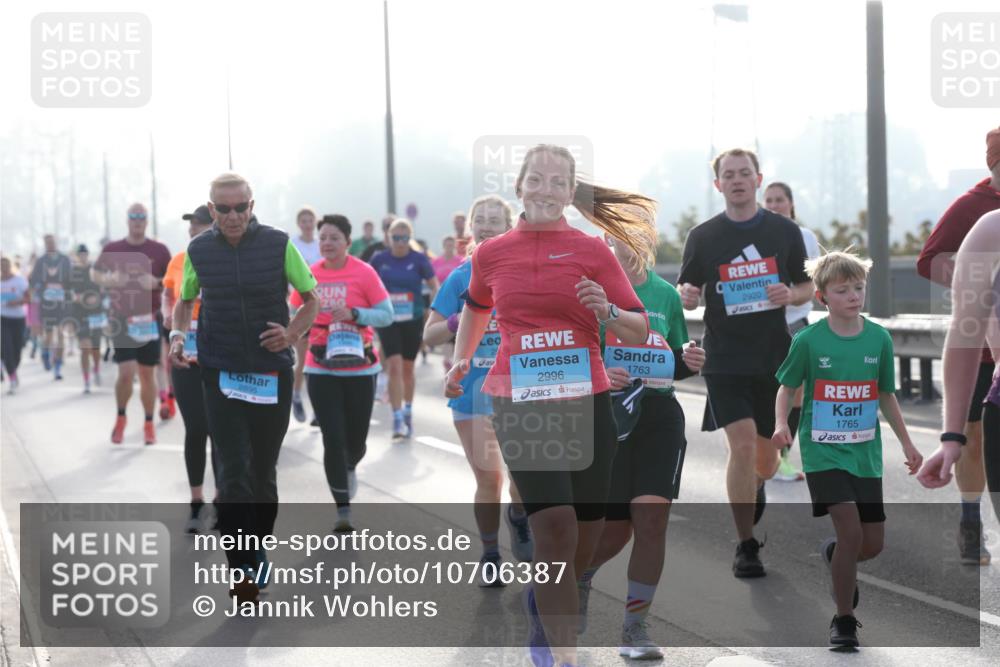 03.10.2026 - Köhlbrandbrückenlauf Jannik Wohlers http://msf.ph/oto/10706387 03.10.2026 09:22:10 Position 3 2895, 2996, 2920, 1763, 1765 meine-sportfotos.de