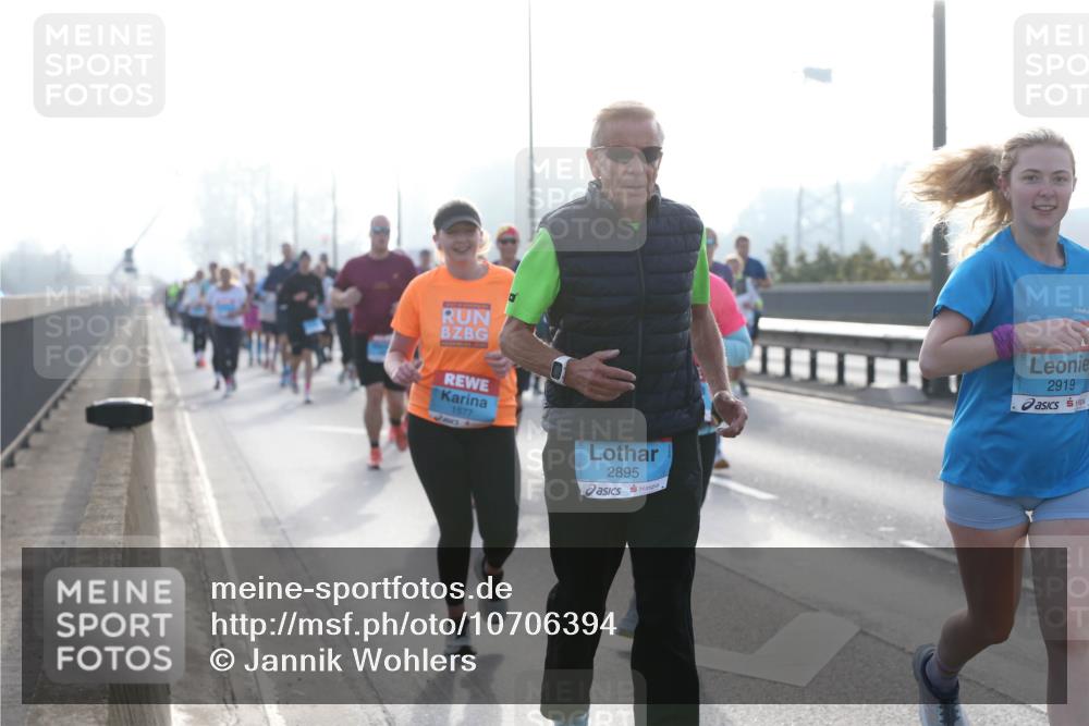 03.10.2026 - Köhlbrandbrückenlauf Jannik Wohlers http://msf.ph/oto/10706394 03.10.2026 09:22:13 Position 3 1577, 2895, 2919 meine-sportfotos.de