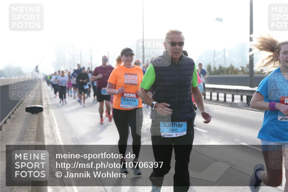 03.10.2026 - Köhlbrandbrückenlauf Jannik Wohlers http://msf.ph/oto/10706397 03.10.2026 09:22:13 Position 3 1577, 2895 meine-sportfotos.de