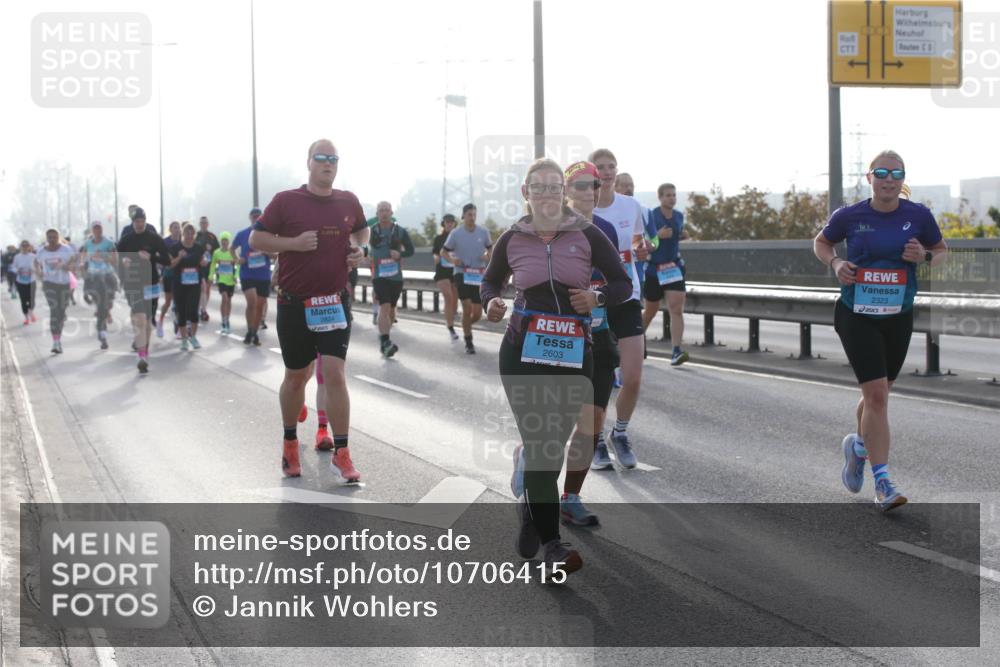 03.10.2026 - Köhlbrandbrückenlauf Jannik Wohlers http://msf.ph/oto/10706415 03.10.2026 09:22:17 Position 3 2824, 2603, 154, 2323 meine-sportfotos.de