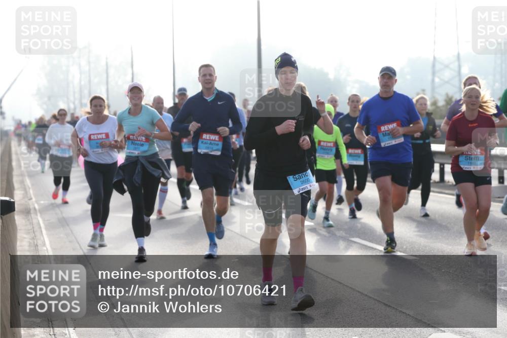 03.10.2026 - Köhlbrandbrückenlauf Jannik Wohlers http://msf.ph/oto/10706421 03.10.2026 09:22:20 Position 3 2816, 2600, 1183 meine-sportfotos.de