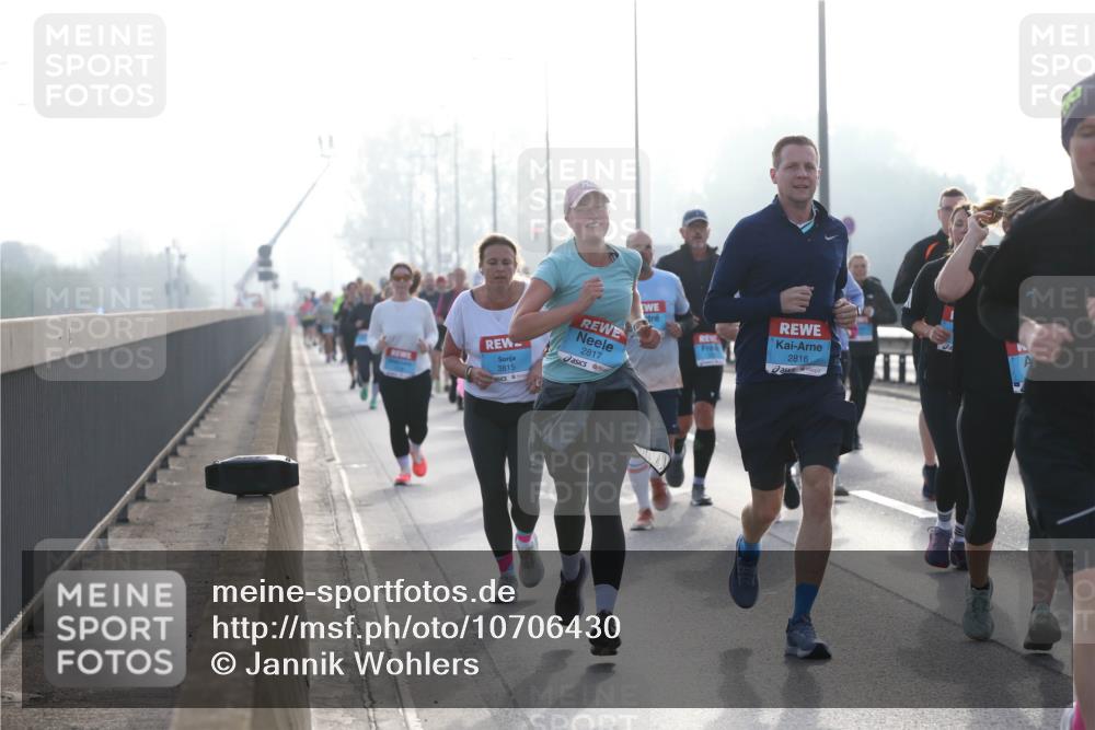03.10.2026 - Köhlbrandbrückenlauf Jannik Wohlers http://msf.ph/oto/10706430 03.10.2026 09:22:21 Position 3 2817, 3815, 2816 meine-sportfotos.de