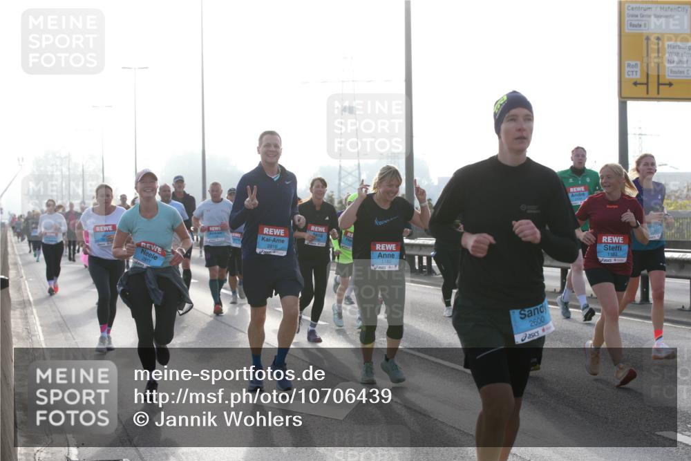 03.10.2026 - Köhlbrandbrückenlauf Jannik Wohlers http://msf.ph/oto/10706439 03.10.2026 09:22:23 Position 3 2817, 2816, 1182, 2600, 1183 meine-sportfotos.de