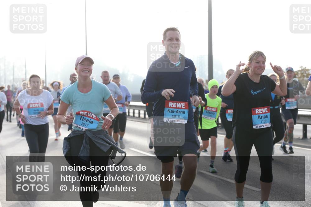 03.10.2026 - Köhlbrandbrückenlauf Jannik Wohlers http://msf.ph/oto/10706444 03.10.2026 09:22:23 Position 3 3815, 2817, 2816, 1182 meine-sportfotos.de