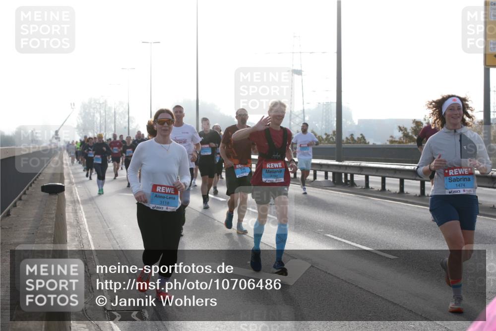 03.10.2026 - Köhlbrandbrückenlauf Jannik Wohlers http://msf.ph/oto/10706486 03.10.2026 09:22:30 Position 3 3118, 3152, 1474 meine-sportfotos.de