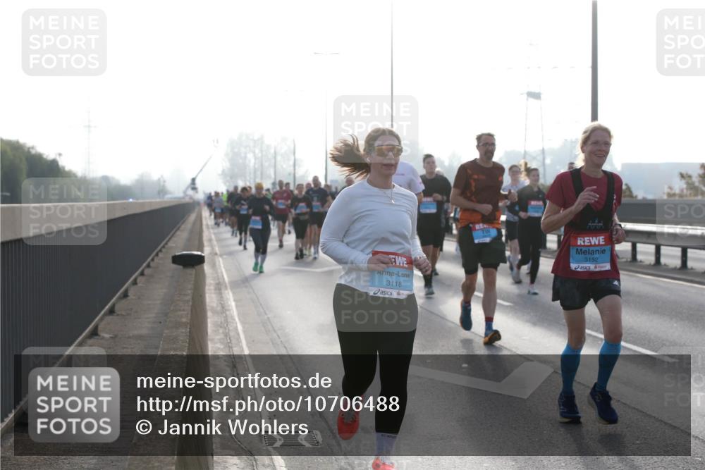 03.10.2026 - Köhlbrandbrückenlauf Jannik Wohlers http://msf.ph/oto/10706488 03.10.2026 09:22:30 Position 3 3118, 3152 meine-sportfotos.de