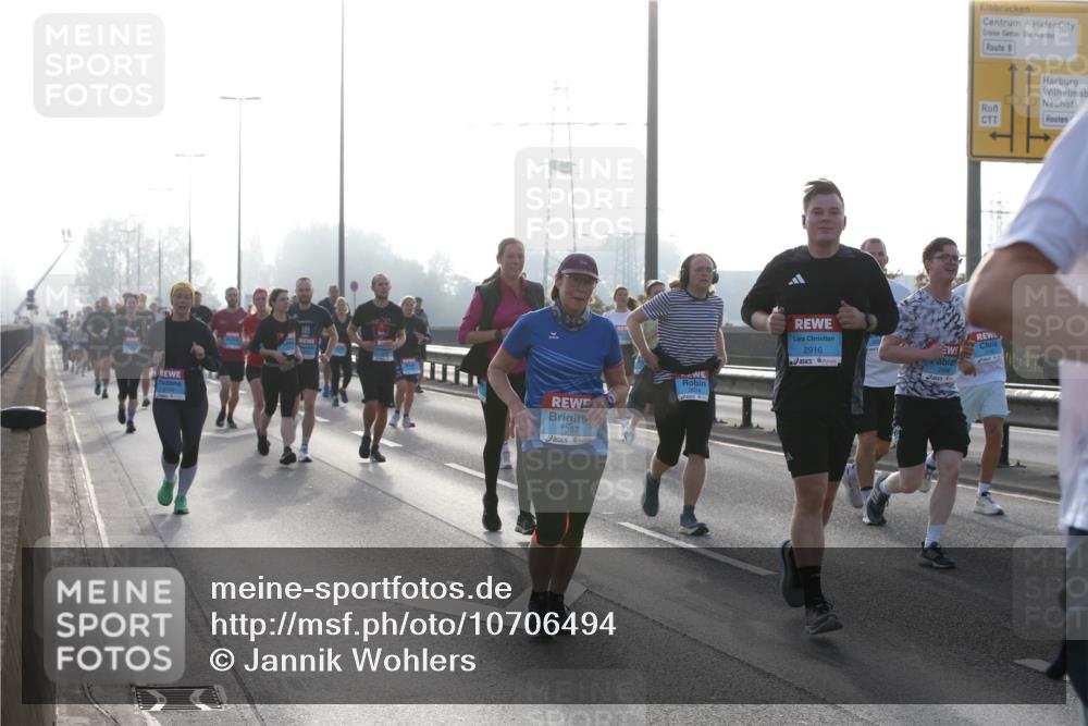 03.10.2026 - Köhlbrandbrückenlauf Jannik Wohlers http://msf.ph/oto/10706494 03.10.2026 09:22:34 Position 3 1367, 2916, 2496 meine-sportfotos.de