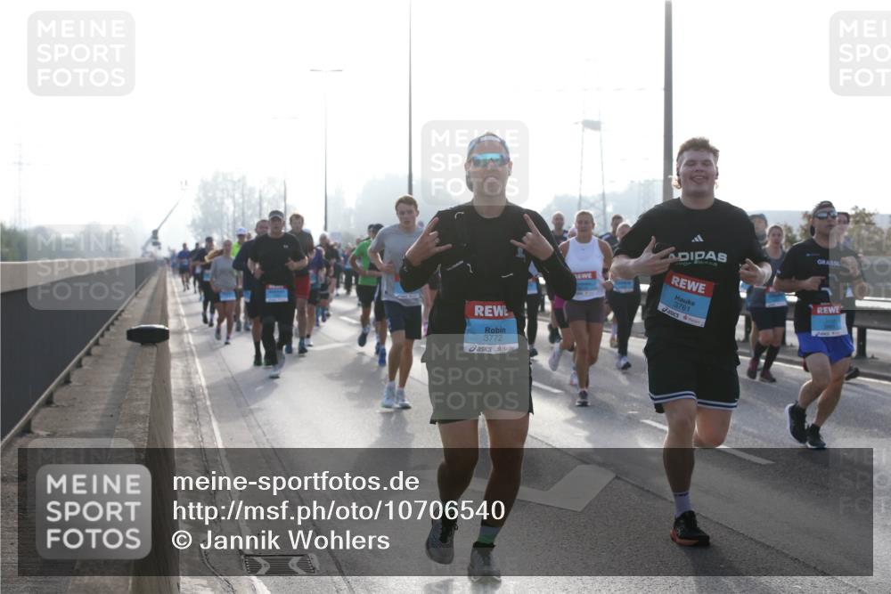 03.10.2026 - Köhlbrandbrückenlauf Jannik Wohlers http://msf.ph/oto/10706540 03.10.2026 09:22:45 Position 3 3772, 3761 meine-sportfotos.de