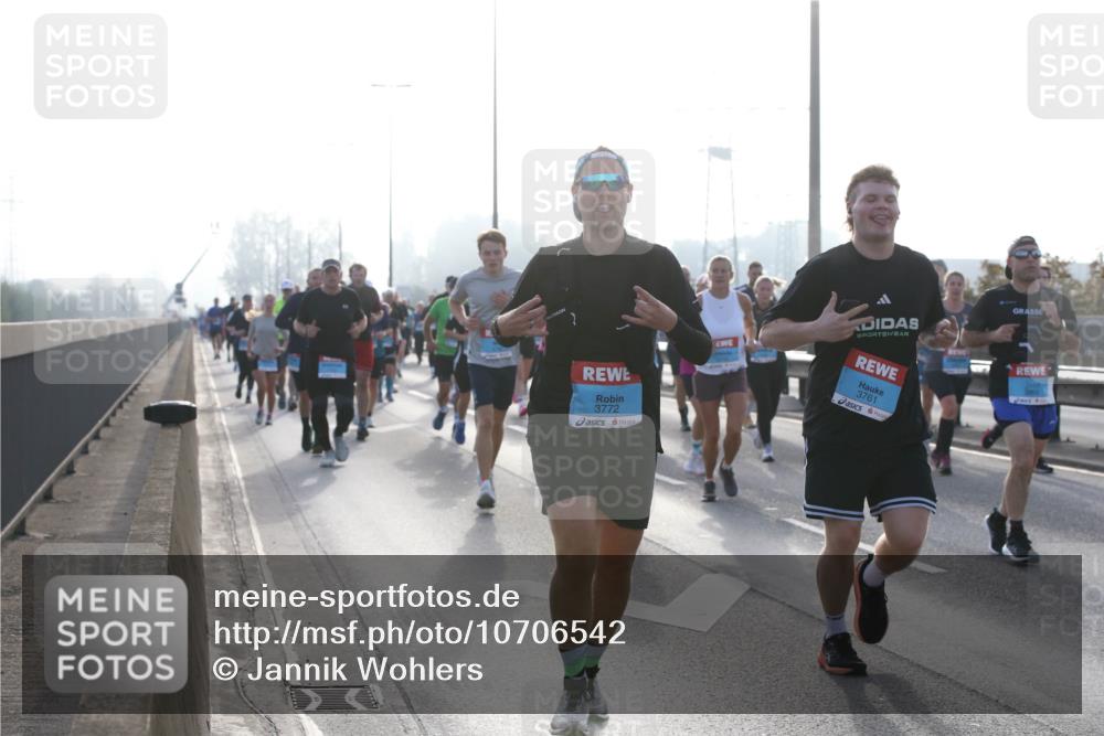03.10.2026 - Köhlbrandbrückenlauf Jannik Wohlers http://msf.ph/oto/10706542 03.10.2026 09:22:46 Position 3 3772, 3761 meine-sportfotos.de