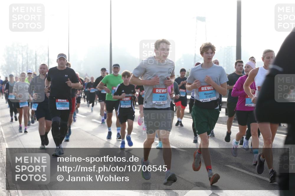 03.10.2026 - Köhlbrandbrückenlauf Jannik Wohlers http://msf.ph/oto/10706545 03.10.2026 09:22:47 Position 3 3743, 3742, 1753 meine-sportfotos.de