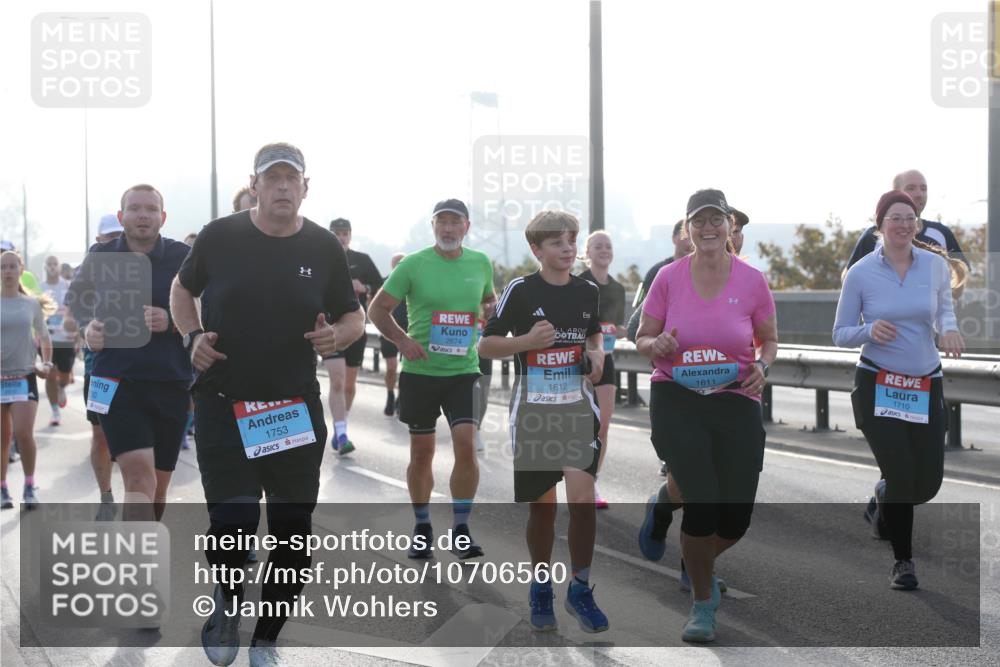 03.10.2026 - Köhlbrandbrückenlauf Jannik Wohlers http://msf.ph/oto/10706560 03.10.2026 09:22:50 Position 3 30, 1753, 2674, 1612, 1611, 1710 meine-sportfotos.de