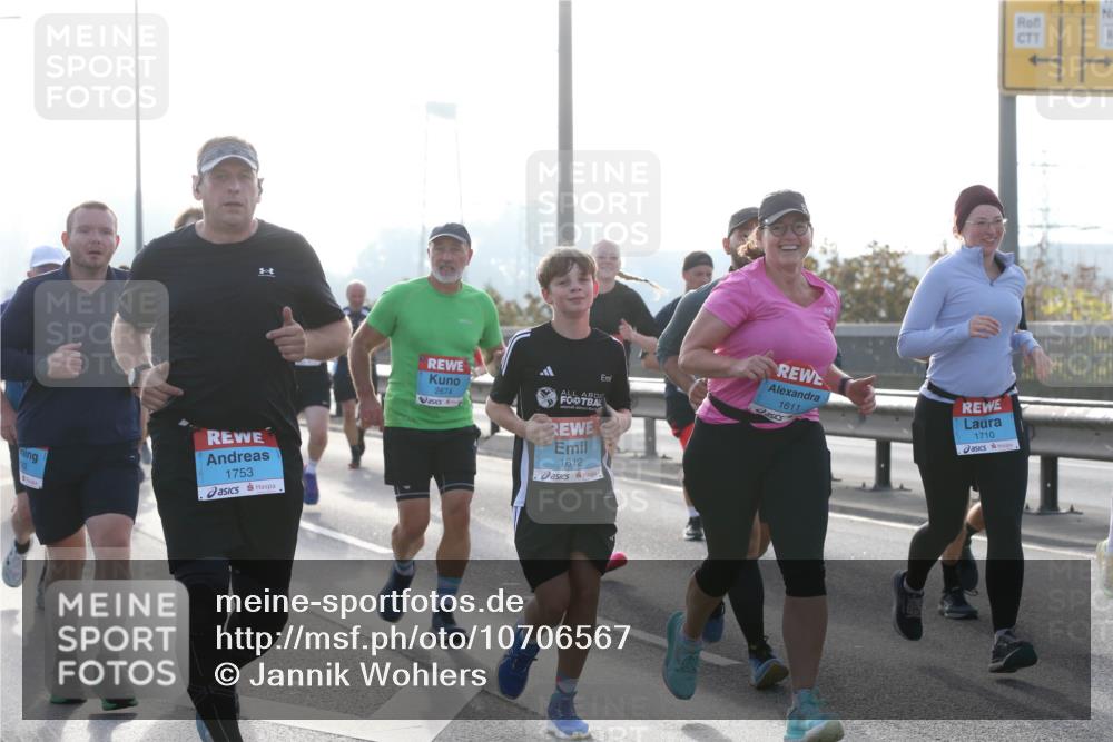 03.10.2026 - Köhlbrandbrückenlauf Jannik Wohlers http://msf.ph/oto/10706567 03.10.2026 09:22:50 Position 3 1753, 2674, 1612, 1611, 1710 meine-sportfotos.de
