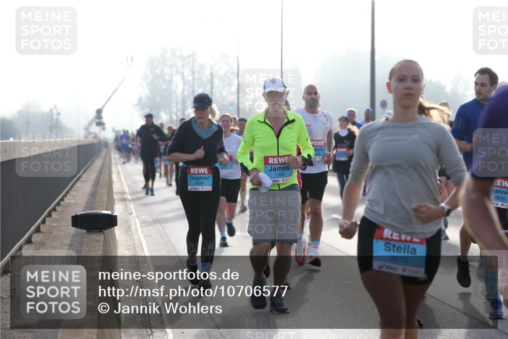 03.10.2026 - Köhlbrandbrückenlauf Jannik Wohlers http://msf.ph/oto/10706577 03.10.2026 09:22:53 Position 3 2690, 1365, 2610, 2838 meine-sportfotos.de