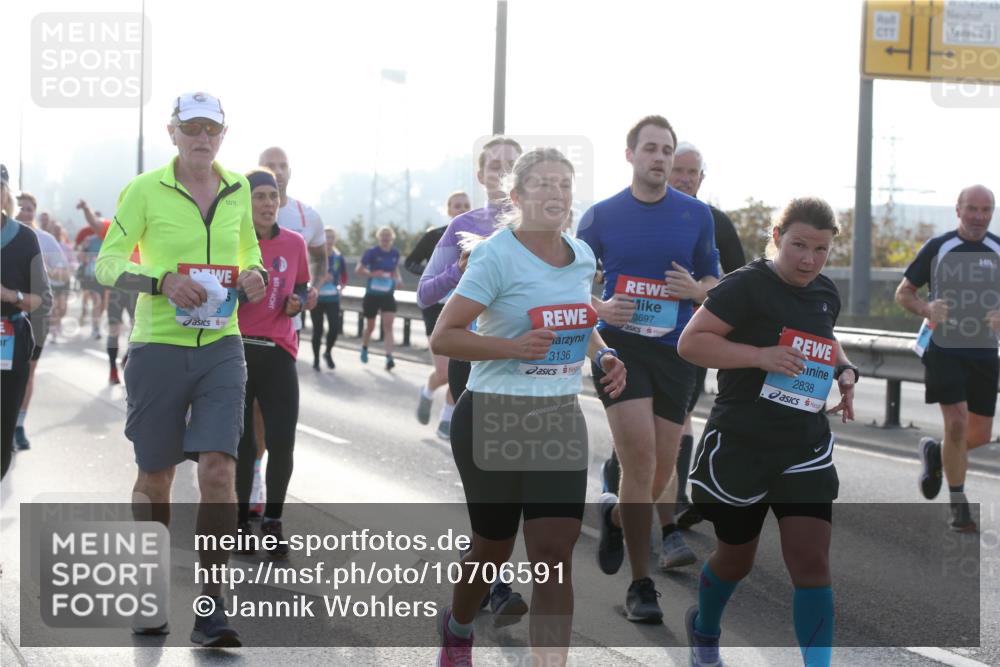 03.10.2026 - Köhlbrandbrückenlauf Jannik Wohlers http://msf.ph/oto/10706591 03.10.2026 09:22:56 Position 3 3136, 3697, 2838 meine-sportfotos.de