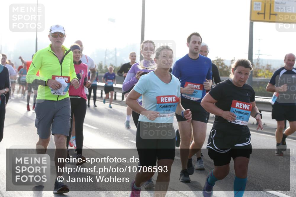 03.10.2026 - Köhlbrandbrückenlauf Jannik Wohlers http://msf.ph/oto/10706593 03.10.2026 09:22:56 Position 3 3136, 3697, 2838 meine-sportfotos.de