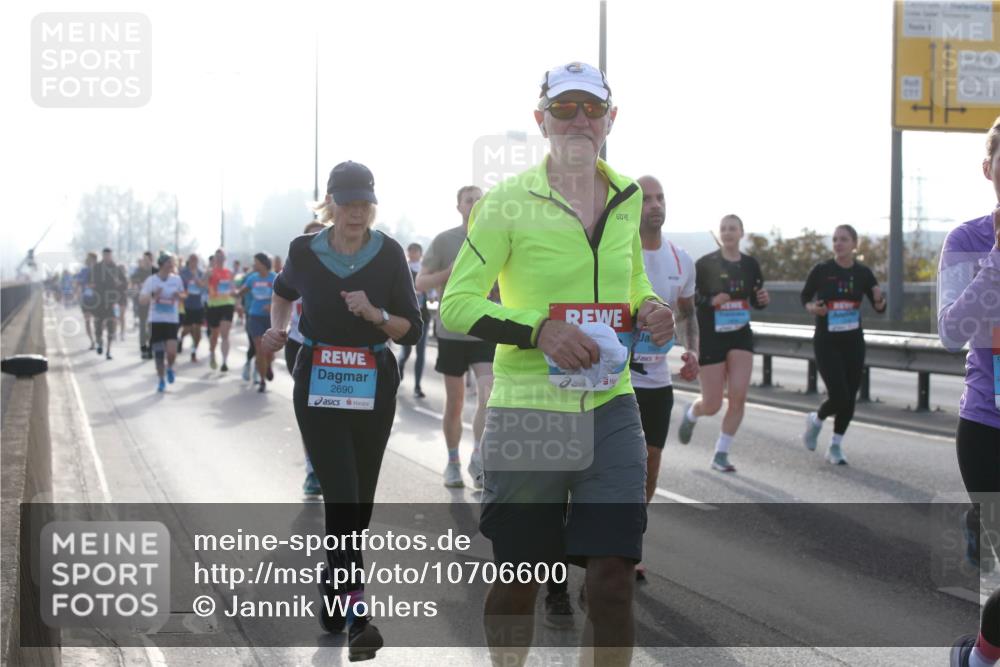 03.10.2026 - Köhlbrandbrückenlauf Jannik Wohlers http://msf.ph/oto/10706600 03.10.2026 09:22:57 Position 3 2690 meine-sportfotos.de
