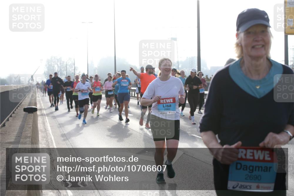 03.10.2026 - Köhlbrandbrückenlauf Jannik Wohlers http://msf.ph/oto/10706607 03.10.2026 09:22:59 Position 3 2982, 2690 meine-sportfotos.de