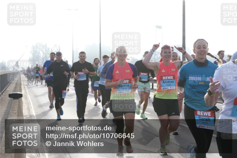 03.10.2026 - Köhlbrandbrückenlauf Jannik Wohlers http://msf.ph/oto/10706645 03.10.2026 09:23:04 Position 3 1519, 1520, 70, 3, 1619 meine-sportfotos.de