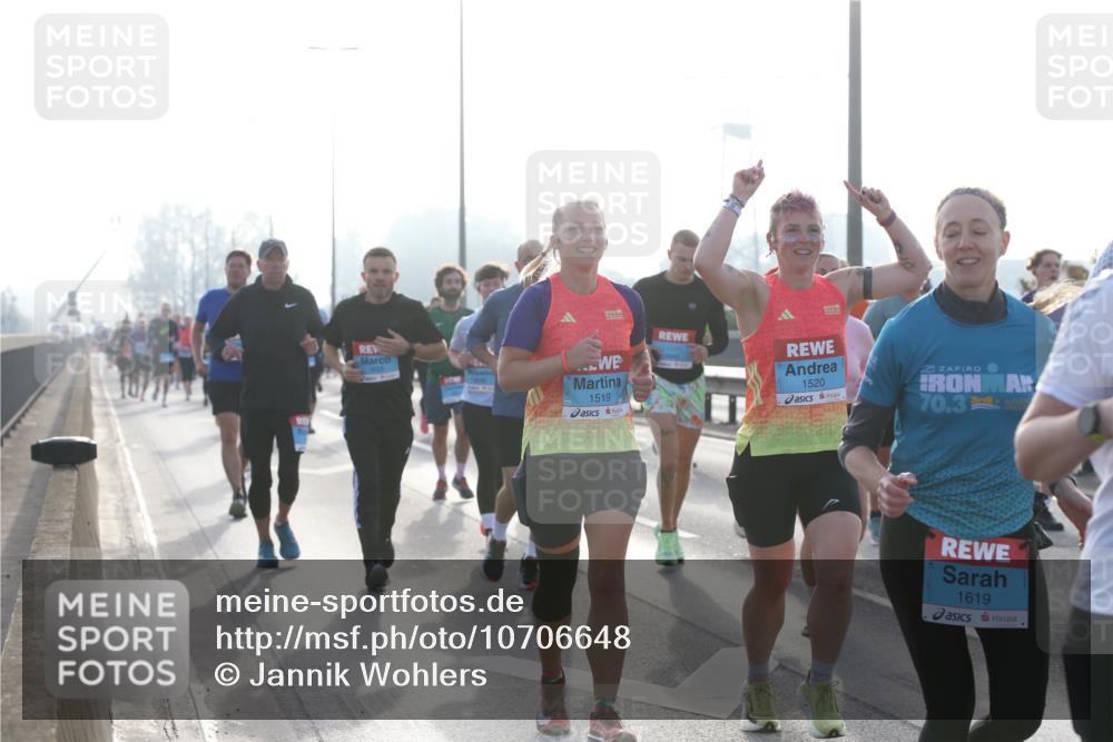 03.10.2026 - Köhlbrandbrückenlauf Jannik Wohlers http://msf.ph/oto/10706648 03.10.2026 09:23:04 Position 3 1519, 1520, 70, 3, 1619 meine-sportfotos.de