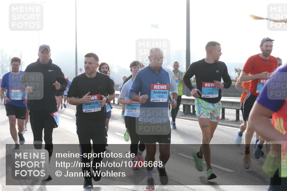03.10.2026 - Köhlbrandbrückenlauf Jannik Wohlers http://msf.ph/oto/10706668 03.10.2026 09:23:06 Position 3 1653, 3056, 1650, 3840 meine-sportfotos.de