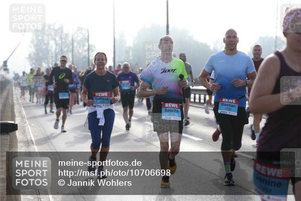 03.10.2026 - Köhlbrandbrückenlauf Jannik Wohlers http://msf.ph/oto/10706698 03.10.2026 09:23:13 Position 3 2800, 2152, 2730, 1484 meine-sportfotos.de
