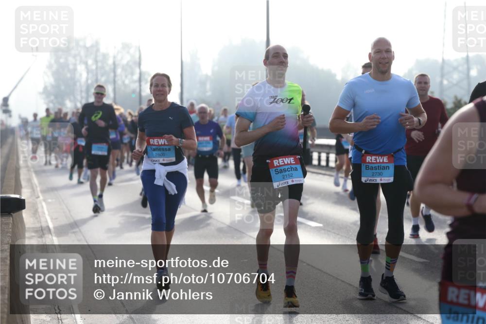 03.10.2026 - Köhlbrandbrückenlauf Jannik Wohlers http://msf.ph/oto/10706704 03.10.2026 09:23:13 Position 3 2800, 2152, 2730 meine-sportfotos.de