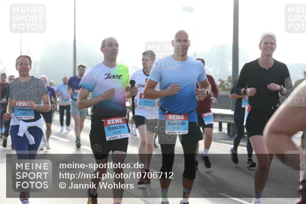 03.10.2026 - Köhlbrandbrückenlauf Jannik Wohlers http://msf.ph/oto/10706712 03.10.2026 09:23:13 Position 3 2800, 2152, 3711, 2730 meine-sportfotos.de