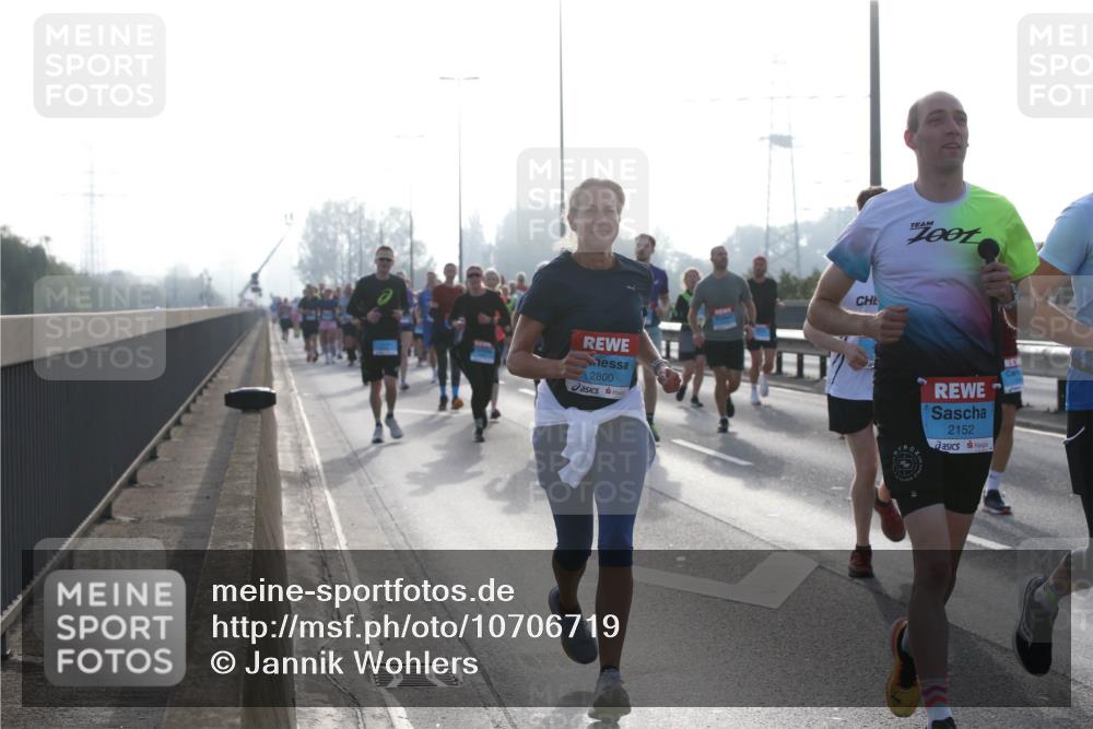 03.10.2026 - Köhlbrandbrückenlauf Jannik Wohlers http://msf.ph/oto/10706719 03.10.2026 09:23:15 Position 3 2800, 1001, 2152 meine-sportfotos.de