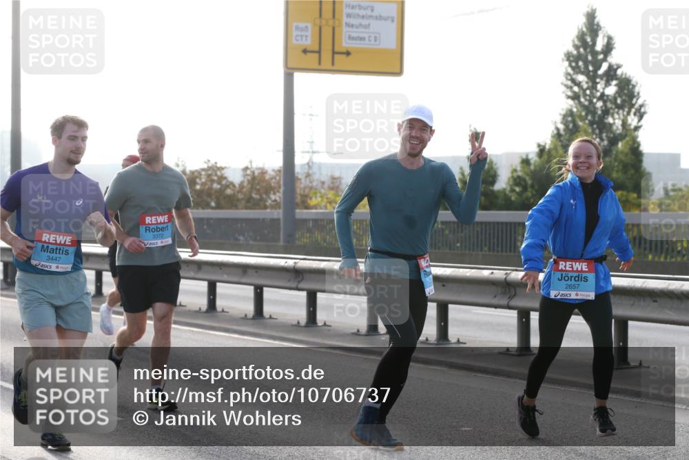 03.10.2026 - Köhlbrandbrückenlauf Jannik Wohlers http://msf.ph/oto/10706737 03.10.2026 09:23:19 Position 3 3447, 3372, 2657 meine-sportfotos.de