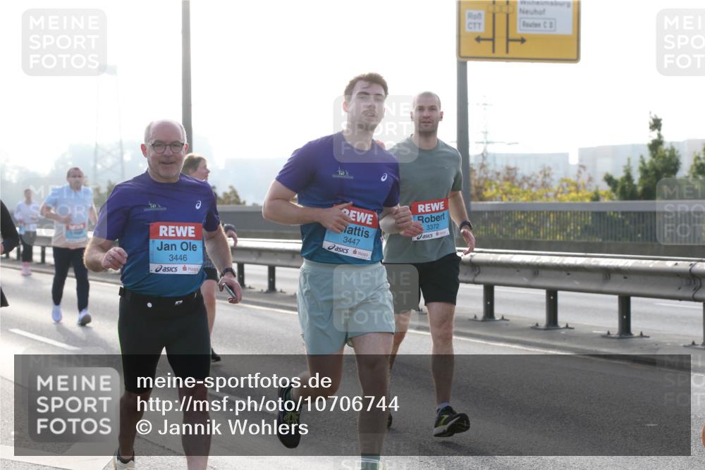 03.10.2026 - Köhlbrandbrückenlauf Jannik Wohlers http://msf.ph/oto/10706744 03.10.2026 09:23:19 Position 3 3446, 4, 3447, 3372 meine-sportfotos.de