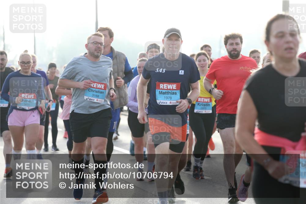 03.10.2026 - Köhlbrandbrückenlauf Jannik Wohlers http://msf.ph/oto/10706794 03.10.2026 09:23:28 Position 3 831, 3031, 3168, 1978, 2870 meine-sportfotos.de
