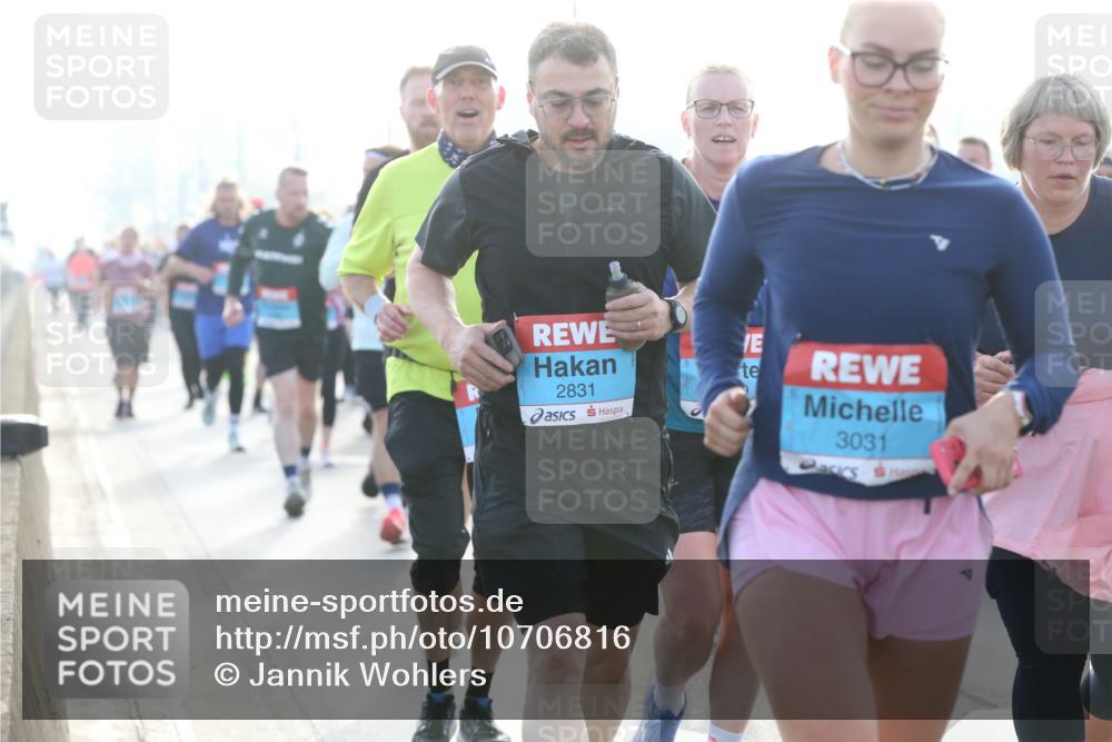 03.10.2026 - Köhlbrandbrückenlauf Jannik Wohlers http://msf.ph/oto/10706816 03.10.2026 09:23:32 Position 3 2831, 3031 meine-sportfotos.de