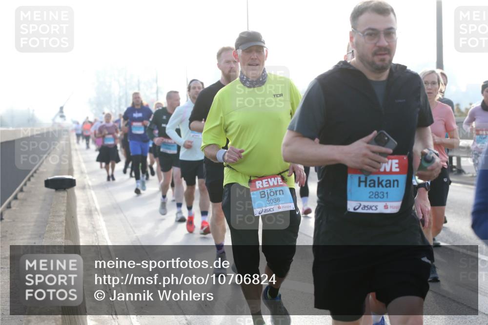 03.10.2026 - Köhlbrandbrückenlauf Jannik Wohlers http://msf.ph/oto/10706824 03.10.2026 09:23:33 Position 3 3038, 2831 meine-sportfotos.de