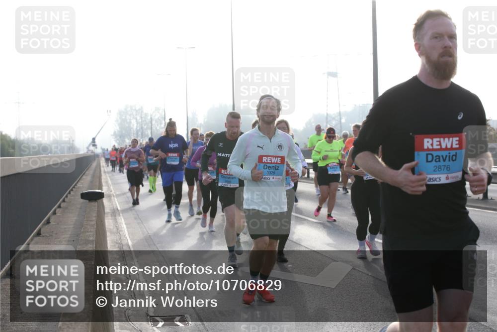 03.10.2026 - Köhlbrandbrückenlauf Jannik Wohlers http://msf.ph/oto/10706829 03.10.2026 09:23:36 Position 3 3379, 2876 meine-sportfotos.de
