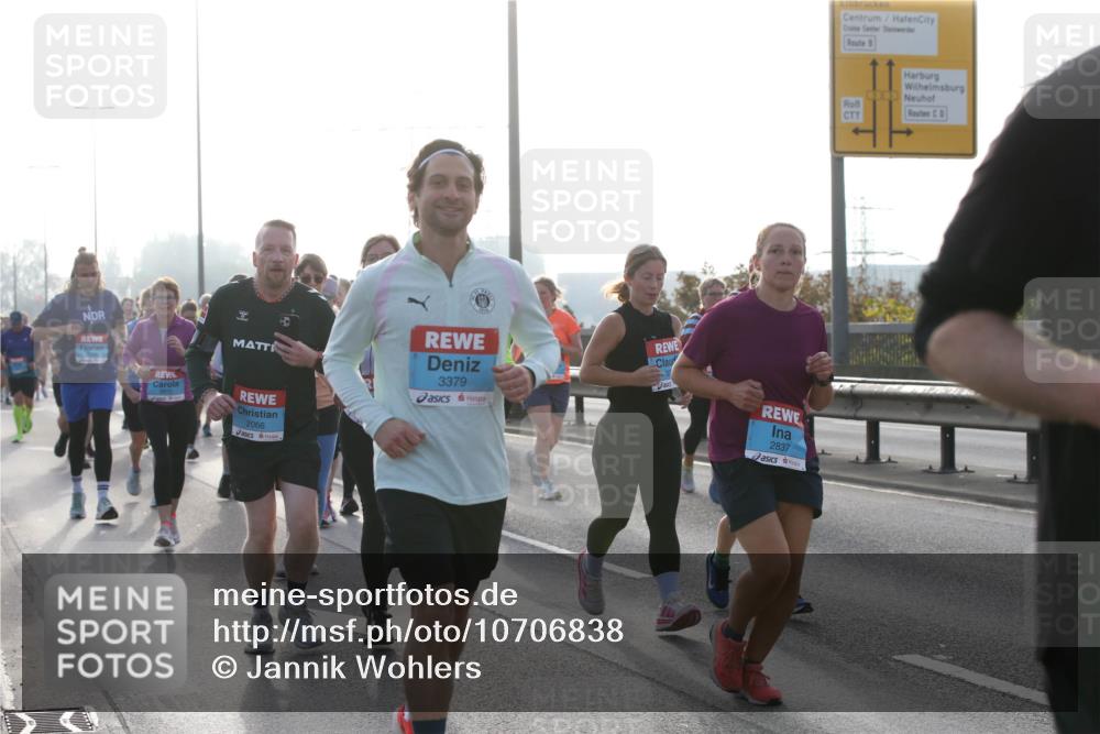 03.10.2026 - Köhlbrandbrückenlauf Jannik Wohlers http://msf.ph/oto/10706838 03.10.2026 09:23:37 Position 3 2066, 3379, 2837 meine-sportfotos.de