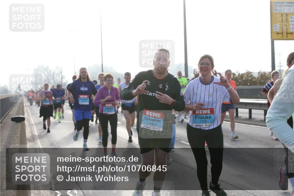 03.10.2026 - Köhlbrandbrückenlauf Jannik Wohlers http://msf.ph/oto/10706845 03.10.2026 09:23:38 Position 3 2066, 1153 meine-sportfotos.de