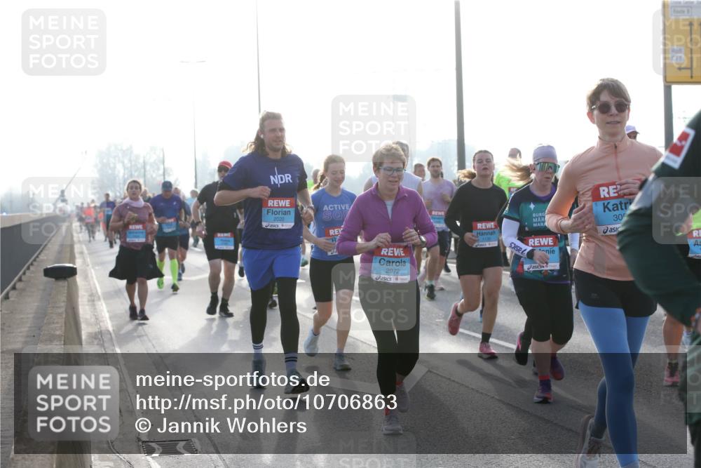03.10.2026 - Köhlbrandbrückenlauf Jannik Wohlers http://msf.ph/oto/10706863 03.10.2026 09:23:39 Position 3 2020, 2972, 1135, 30 meine-sportfotos.de