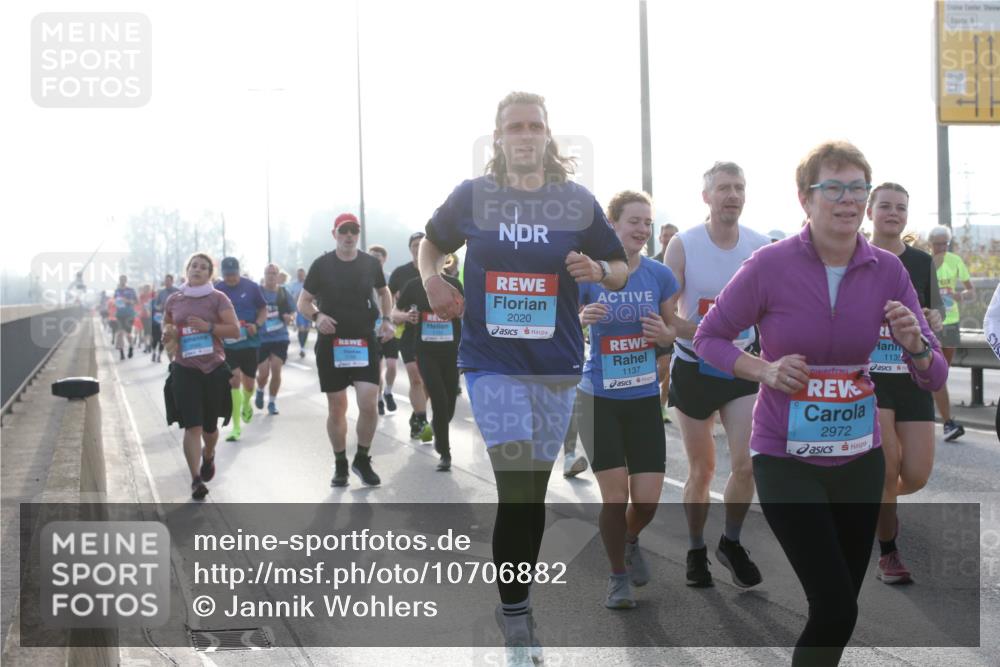 03.10.2026 - Köhlbrandbrückenlauf Jannik Wohlers http://msf.ph/oto/10706882 03.10.2026 09:23:40 Position 3 2020, 1137, 2972, 1135 meine-sportfotos.de