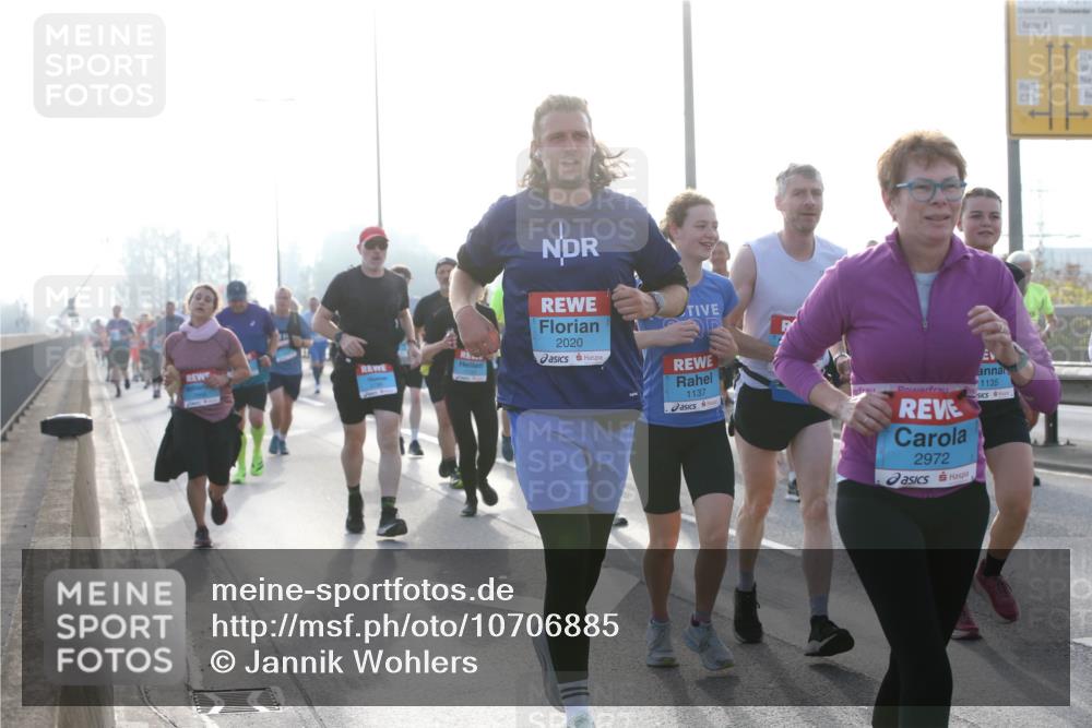 03.10.2026 - Köhlbrandbrückenlauf Jannik Wohlers http://msf.ph/oto/10706885 03.10.2026 09:23:40 Position 3 2020, 1137, 2972, 1135 meine-sportfotos.de