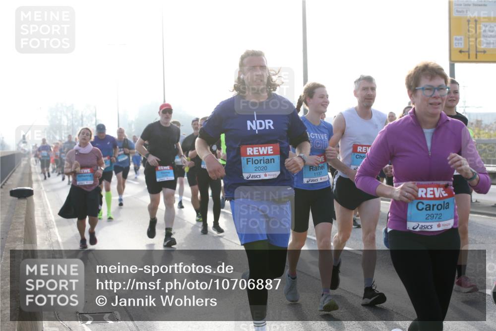 03.10.2026 - Köhlbrandbrückenlauf Jannik Wohlers http://msf.ph/oto/10706887 03.10.2026 09:23:40 Position 3 2020, 1137, 2972 meine-sportfotos.de