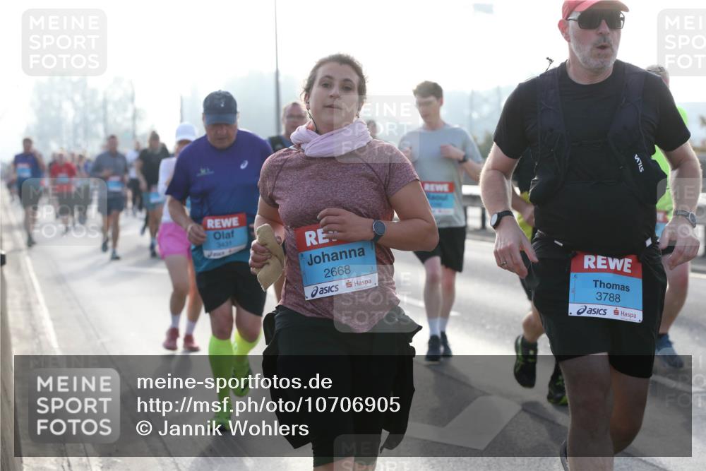 03.10.2026 - Köhlbrandbrückenlauf Jannik Wohlers http://msf.ph/oto/10706905 03.10.2026 09:23:43 Position 3 3431, 2668, 3788 meine-sportfotos.de