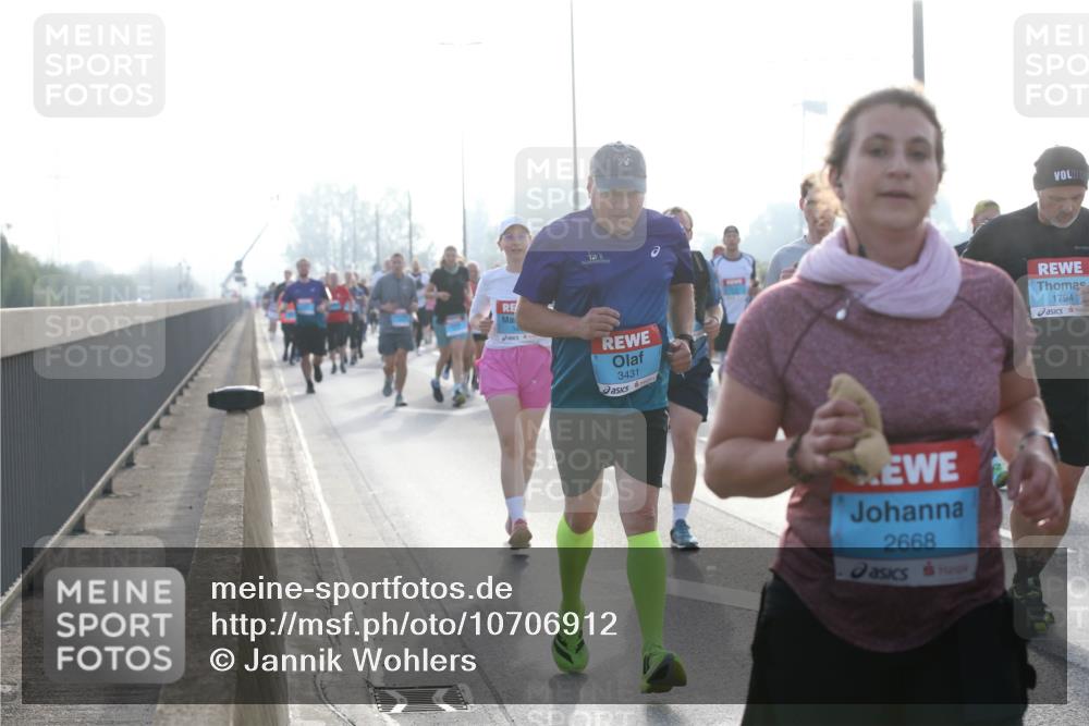 03.10.2026 - Köhlbrandbrückenlauf Jannik Wohlers http://msf.ph/oto/10706912 03.10.2026 09:23:44 Position 3 3431, 2668, 1794 meine-sportfotos.de