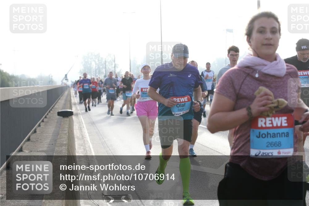 03.10.2026 - Köhlbrandbrückenlauf Jannik Wohlers http://msf.ph/oto/10706914 03.10.2026 09:23:44 Position 3 3431, 2668, 1794 meine-sportfotos.de