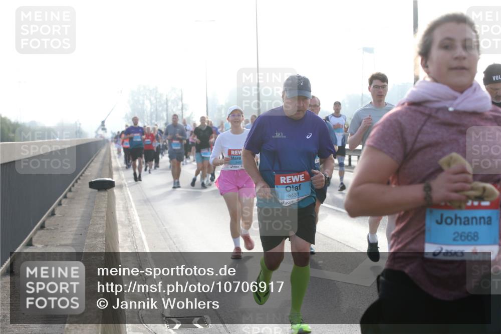 03.10.2026 - Köhlbrandbrückenlauf Jannik Wohlers http://msf.ph/oto/10706917 03.10.2026 09:23:44 Position 3 340, 3431, 2668 meine-sportfotos.de