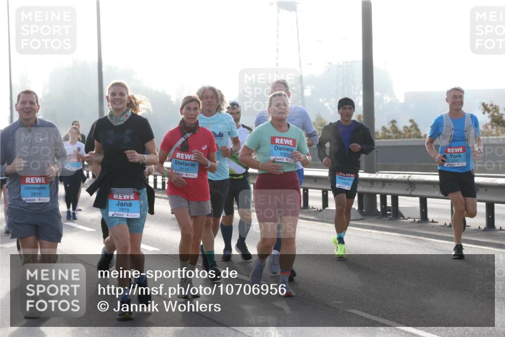 03.10.2026 - Köhlbrandbrückenlauf Jannik Wohlers http://msf.ph/oto/10706956 03.10.2026 09:23:49 Position 3 2818, 2819, 3112, 3023, 3555, 2247 meine-sportfotos.de