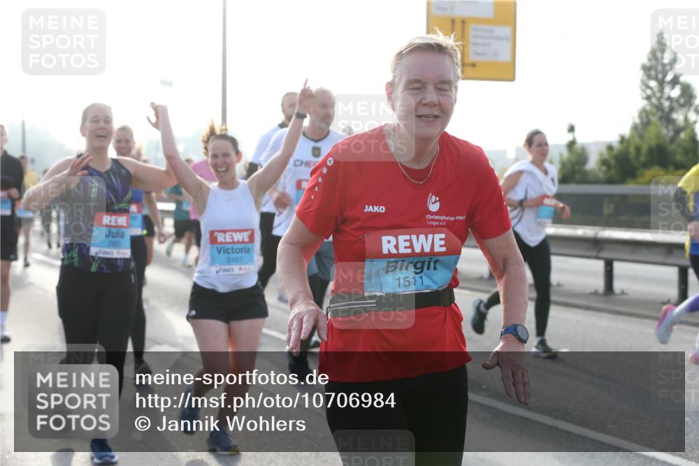 03.10.2026 - Köhlbrandbrückenlauf Jannik Wohlers http://msf.ph/oto/10706984 03.10.2026 09:23:58 Position 3 2487, 1511 meine-sportfotos.de