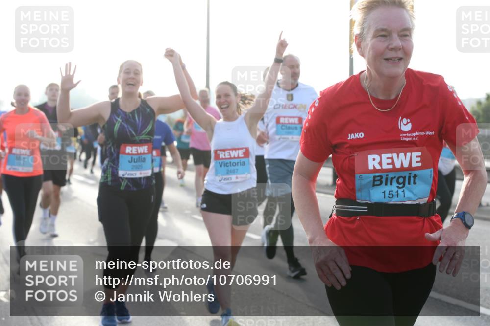 03.10.2026 - Köhlbrandbrückenlauf Jannik Wohlers http://msf.ph/oto/10706991 03.10.2026 09:23:58 Position 3 2925, 2487, 1511 meine-sportfotos.de