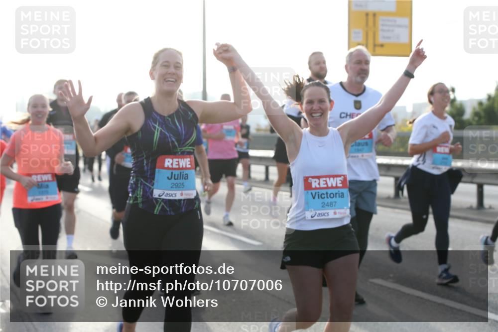 03.10.2026 - Köhlbrandbrückenlauf Jannik Wohlers http://msf.ph/oto/10707006 03.10.2026 09:23:59 Position 3 1379, 2925, 2487 meine-sportfotos.de
