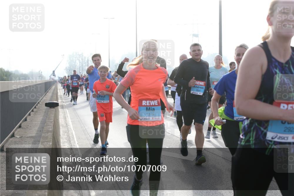 03.10.2026 - Köhlbrandbrückenlauf Jannik Wohlers http://msf.ph/oto/10707009 03.10.2026 09:23:59 Position 3 80, 1378, 1375, 3047, 33, 2925 meine-sportfotos.de