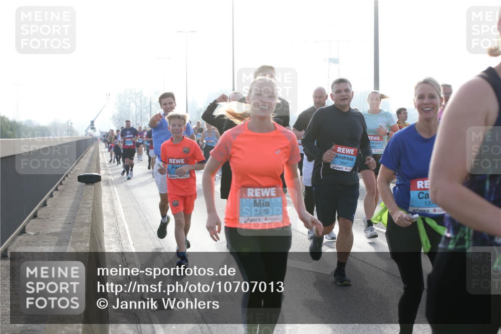 03.10.2026 - Köhlbrandbrückenlauf Jannik Wohlers http://msf.ph/oto/10707013 03.10.2026 09:23:59 Position 3 1375, 3047, 856, 1374 meine-sportfotos.de